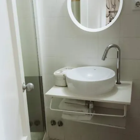Otel Le Vintage 2*